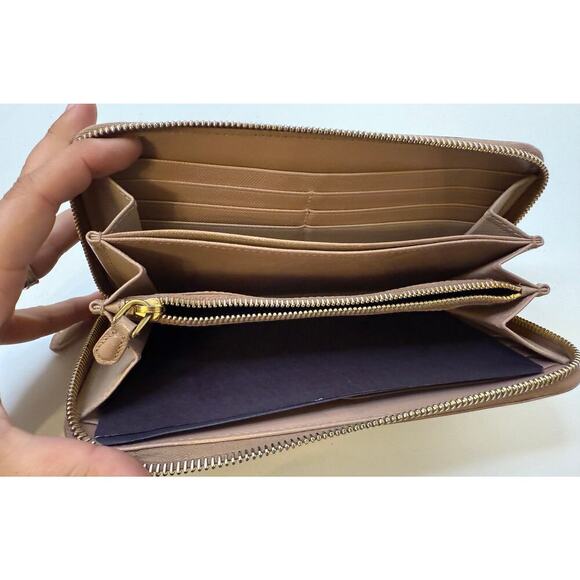 Prada Beige Saffiano Leather Bow Zip Around Wallet- Vintage CLEAN - Picture 3 of 11